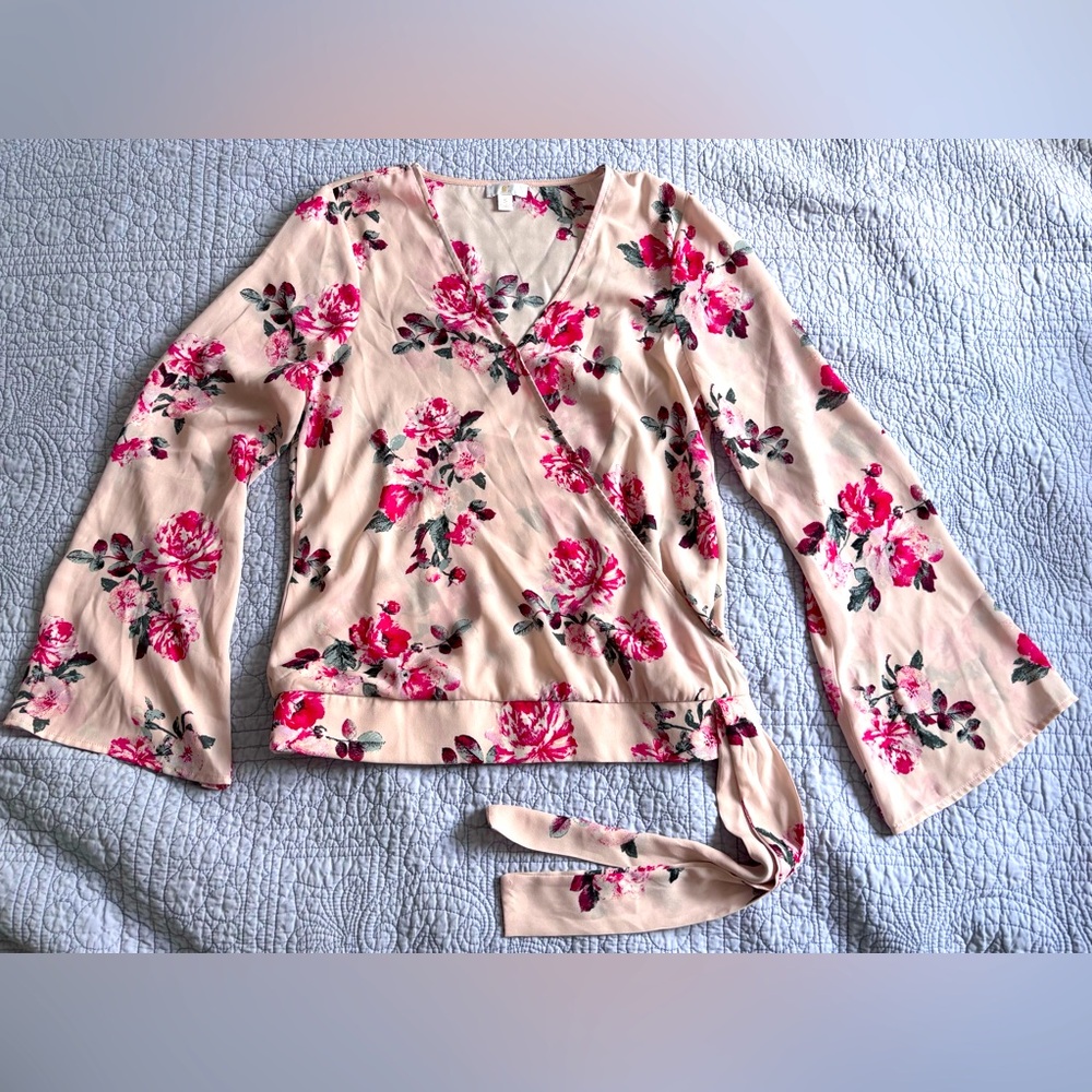 DONATED 2/28/26 ** Floral wrap blouse